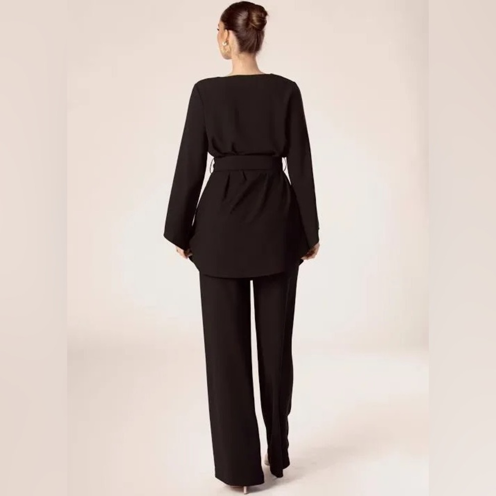Veiled collection Nadia wide leg belted tunic set. Navy blue. Size XS